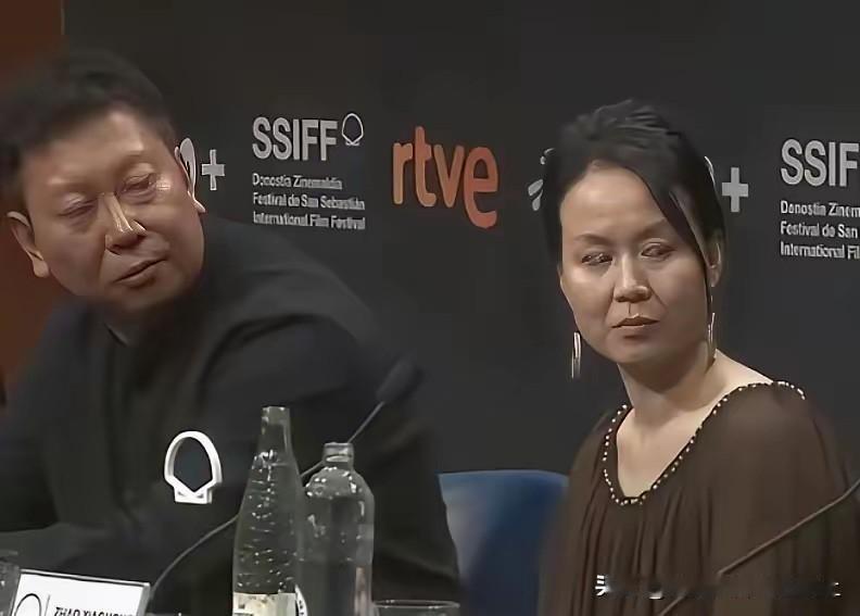 姚晨是“缺乏了解”；
汪涵是“疏忽之下”；
合着就导演一个是故意的咯？那建议击毙