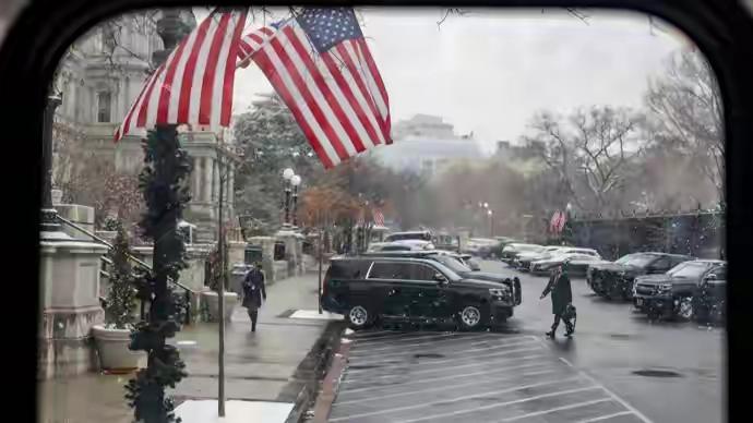 美国罕见承认不可能“永久主导世界”，最核心的安全焦虑是哪个方向？
美国罕见承认“