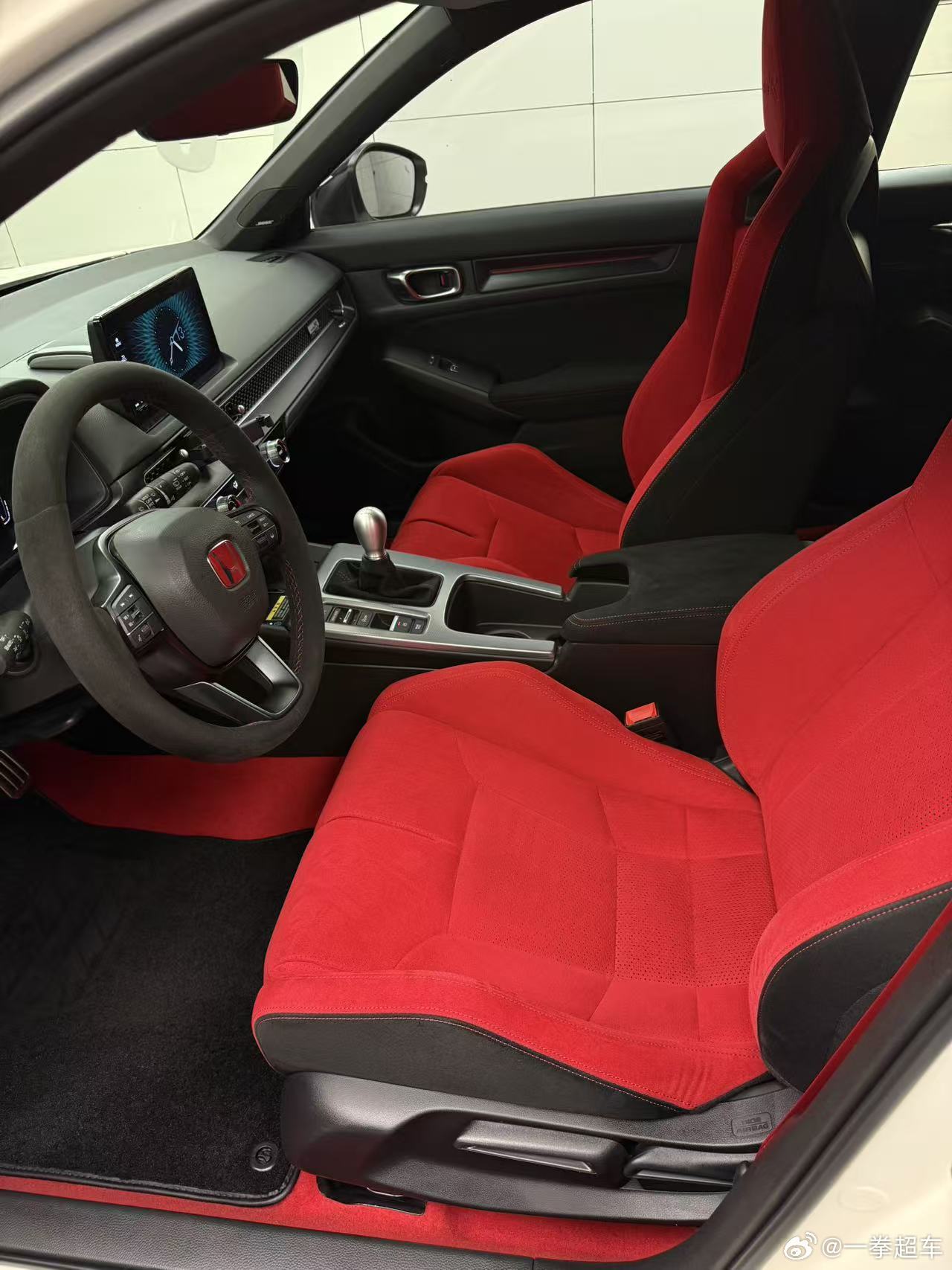 帮朋友卖一辆fl5，23年8月上牌上海一手车，原版原漆（小瑕疵在图九），因为车况