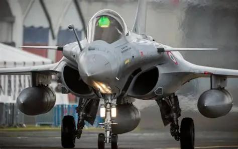 乌克兰购买和运营100架阵风飞机需要多少钱？

阵风战斗机相当昂贵，其运营成本也