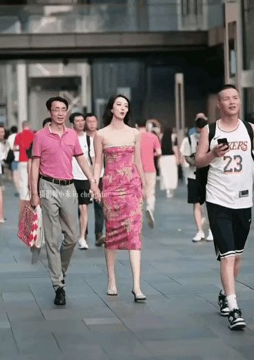 这种人是如何当上领导干部的？是当上领导之后被腐蚀了，还是这样的人非常讨上级领导喜