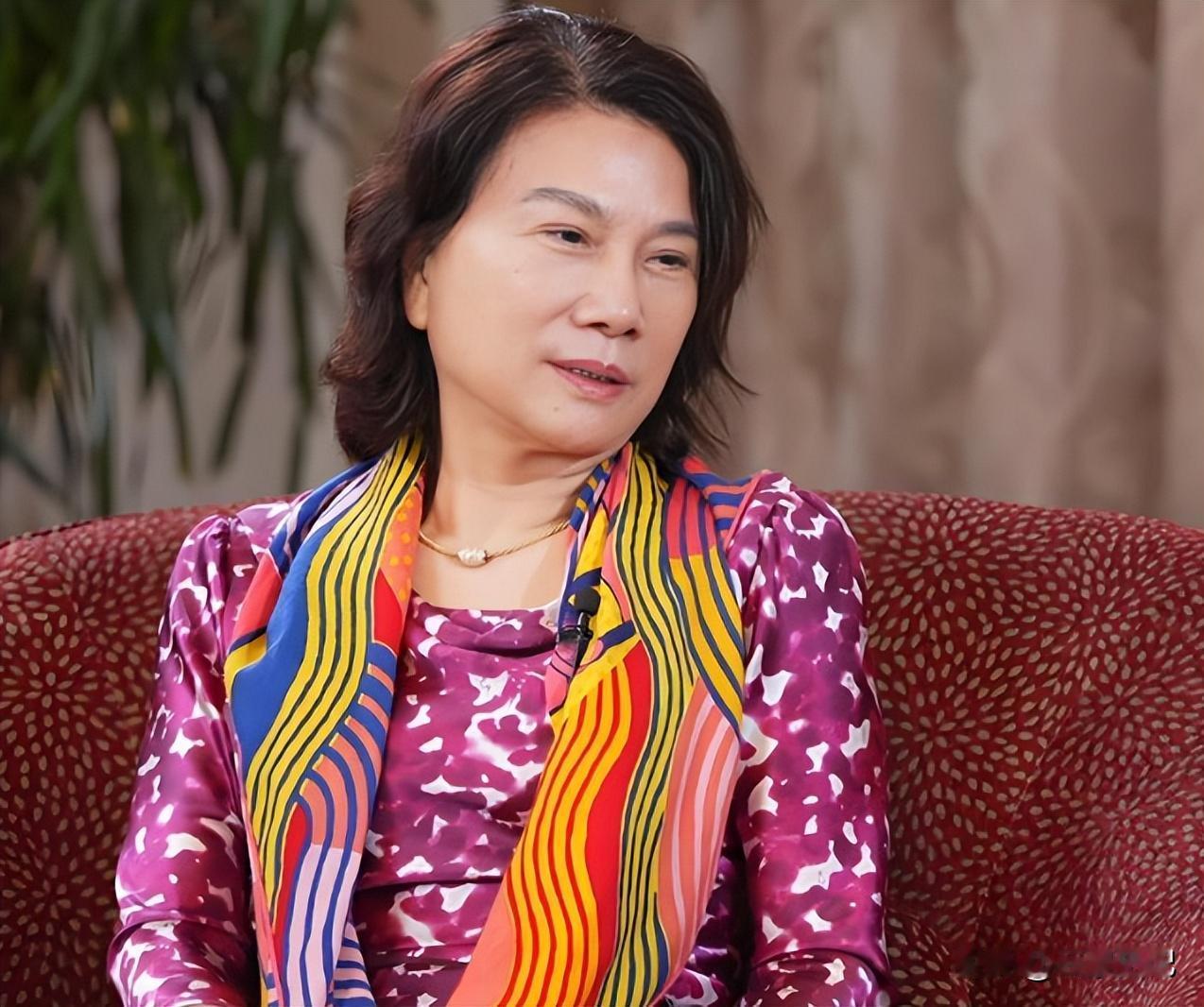 董明珠这次真的让所有人闭嘴了！
 
就在昨天，2026年2月6日，人民日报第八版