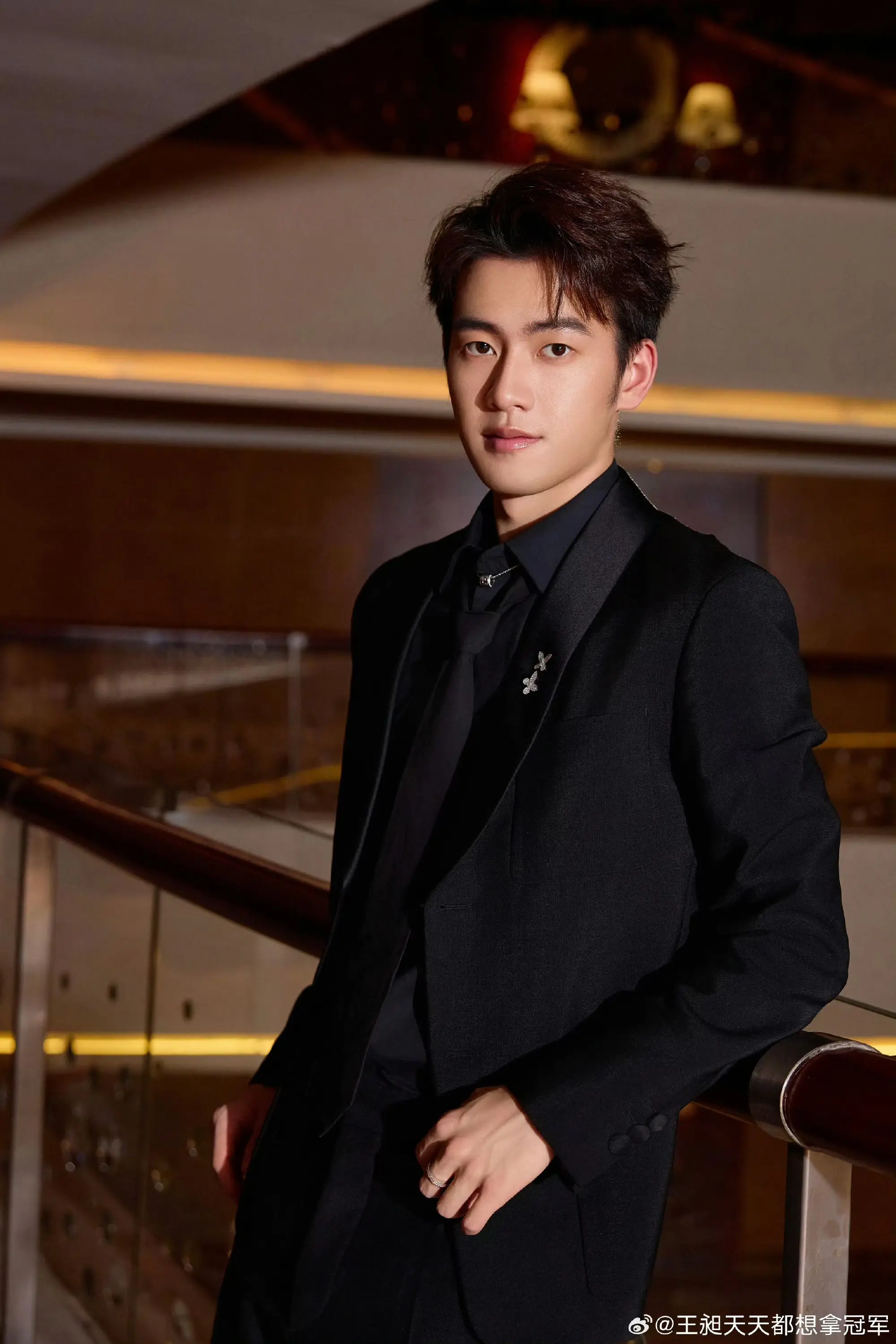 国羽新f4集合，你赞同吗？国羽男双顶梁柱王昶  国羽单打新星王正行  ...