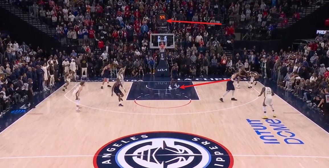 糟糕透顶的NBA裁判，这是向CBA看齐吗？金州勇士被黑一分惜败快船！科尔被罚下！