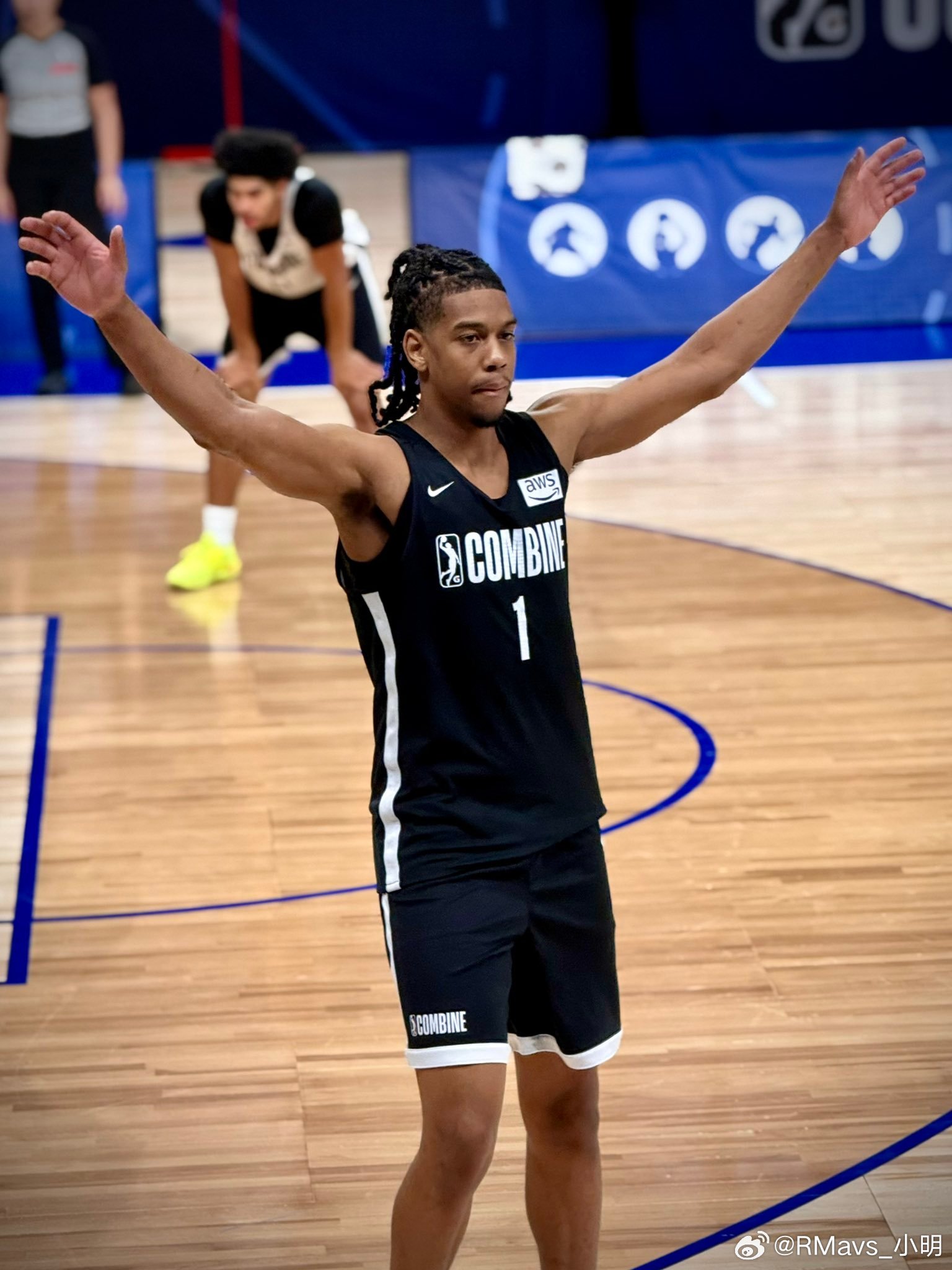 mavschina  继续为夏季联赛做准备，今日试训：Jaden Henley，