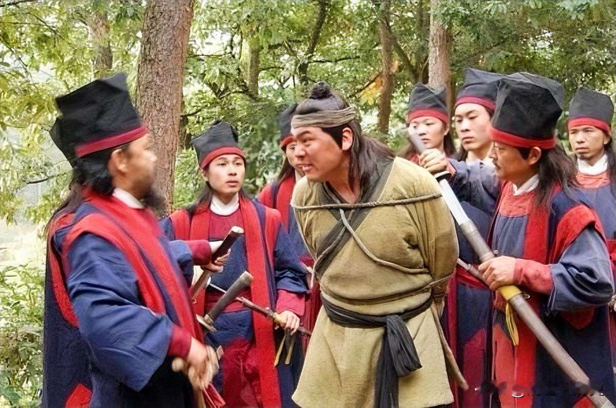 封建时代的“皇权不下县”，其实是封建社会的生产力根本无力承担县级以下的治理成本问