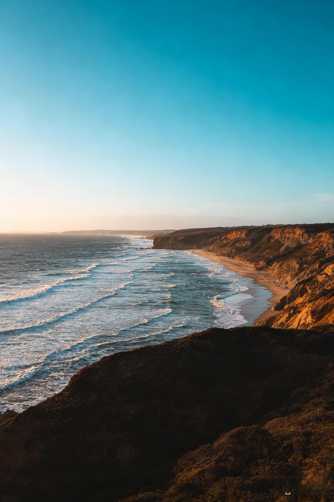 很清醒的一段话：
“人不是年年都能赚到钱的，赚钱的那几年，别得瑟也别飘，一定要省