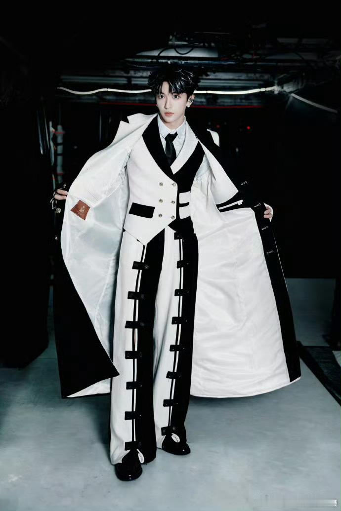 黄子弘凡修音响来了黄子的演唱会直接封神！从治愈系情歌到炸场高音，每一秒都是耳朵的