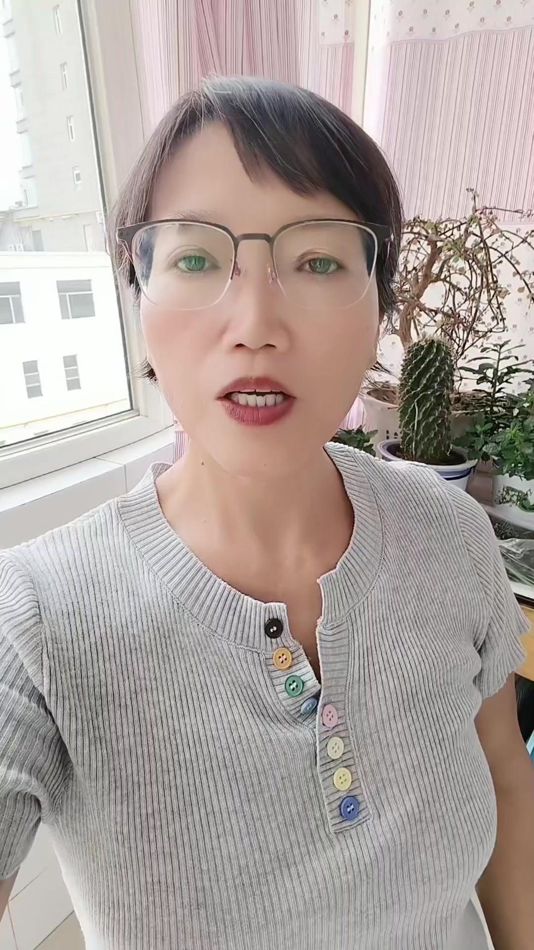 ✨无论什么关系，情分一旦耗尽，缘分也就走到了尽头。那个转身离去的人，一定是耗尽了