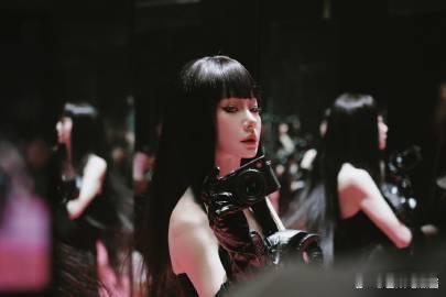 戚薇能不能演个恶女给我看看  戚薇粉钻造型光彩夺目，富江风造型惊艳无比。all 