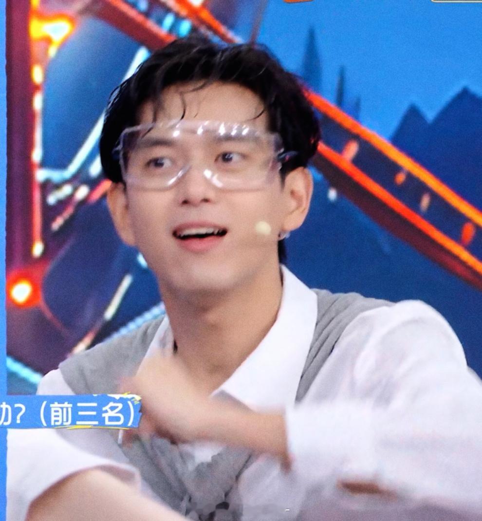守护这个乱糟糟的小呆猪 ​​​