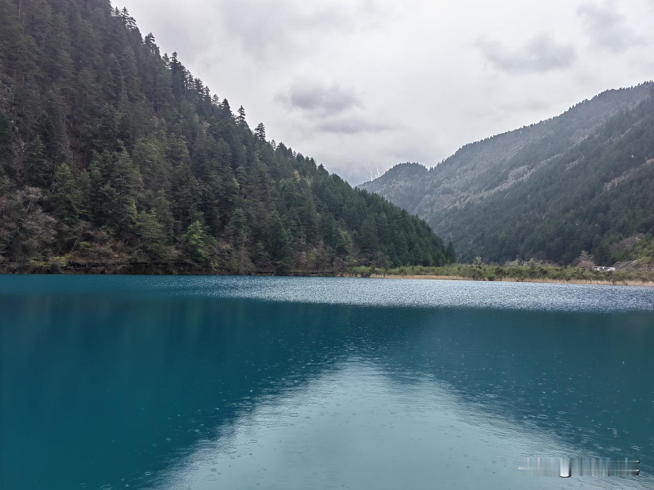 人要学会适时“清零”，把不必要的麻烦等清除掉，才能天天开心快乐！