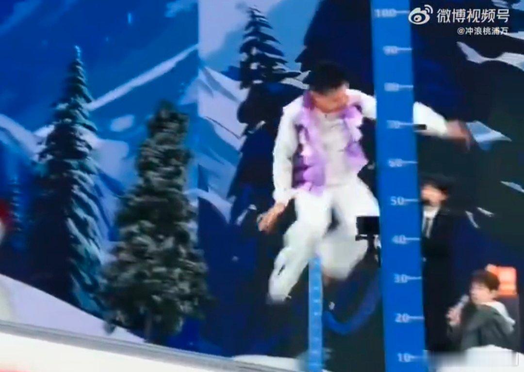 心疼沈月但好笑你好星期六 沈月在《你好星期六》也太拼了！玩滑坡游戏想跟上队友节奏