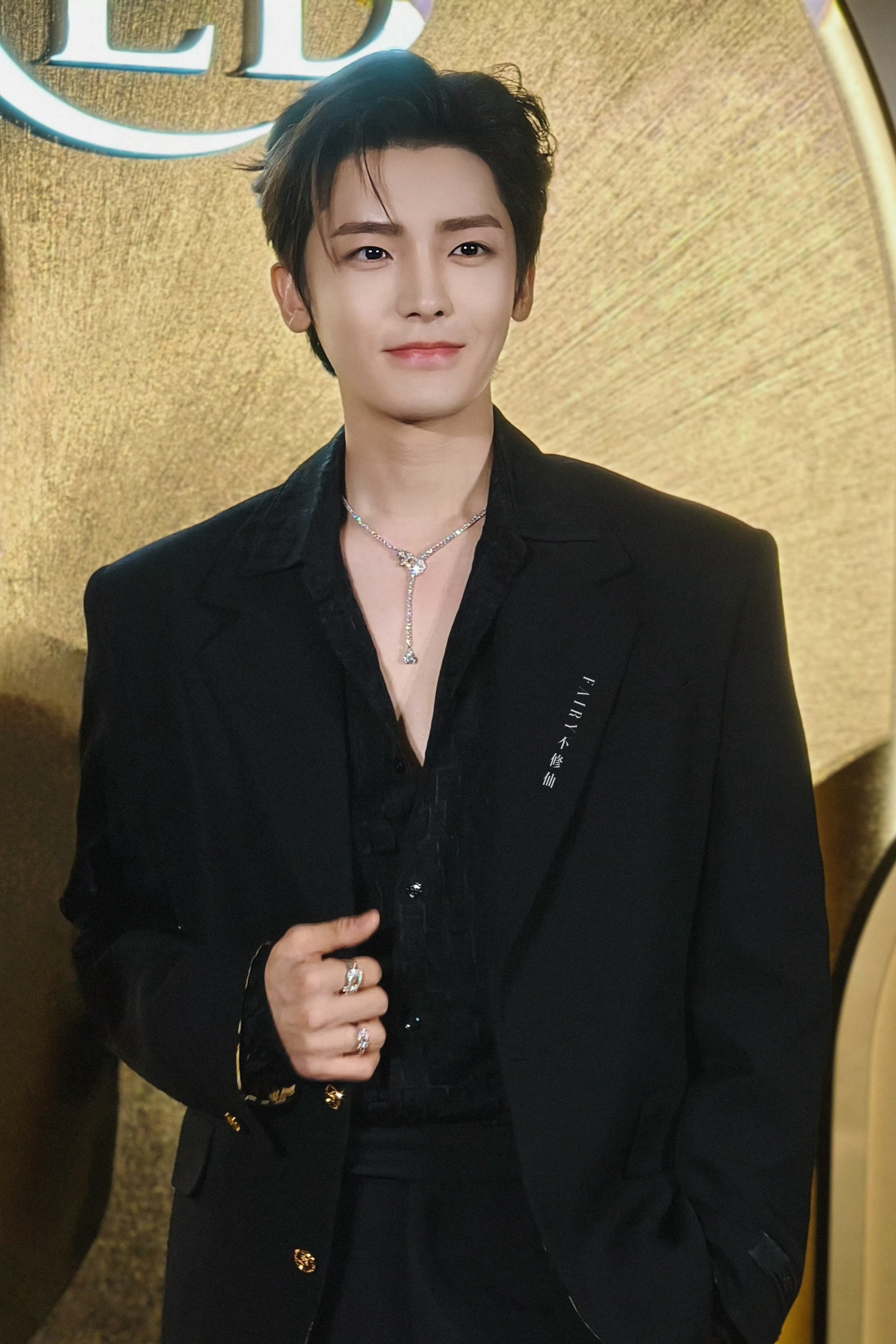 侯明昊✖️今日FRED 活动造型 💎 📷 ​​​