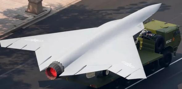 美军YFQ-44A量产，看似无人空战突破，实则只是“补有无”的权宜之计，与中国协