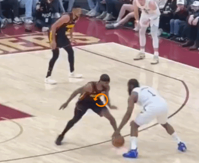 哈登这个球真是给爷看乐了，这是老厨师翻了炒勺呀！登哥真老了。到这个年龄，往往就会