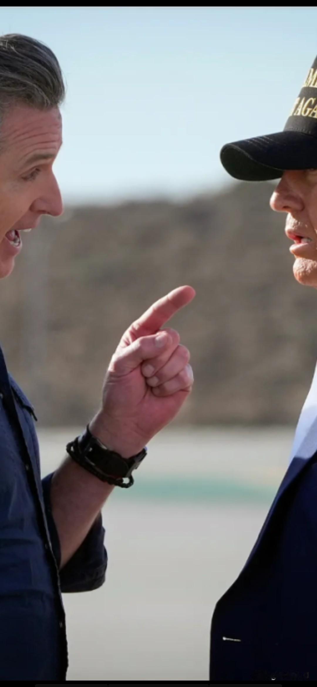 加州州长纽森在达沃斯年会，和特朗普发生激烈“交锋”！
美国总统特朗普，在达沃斯年