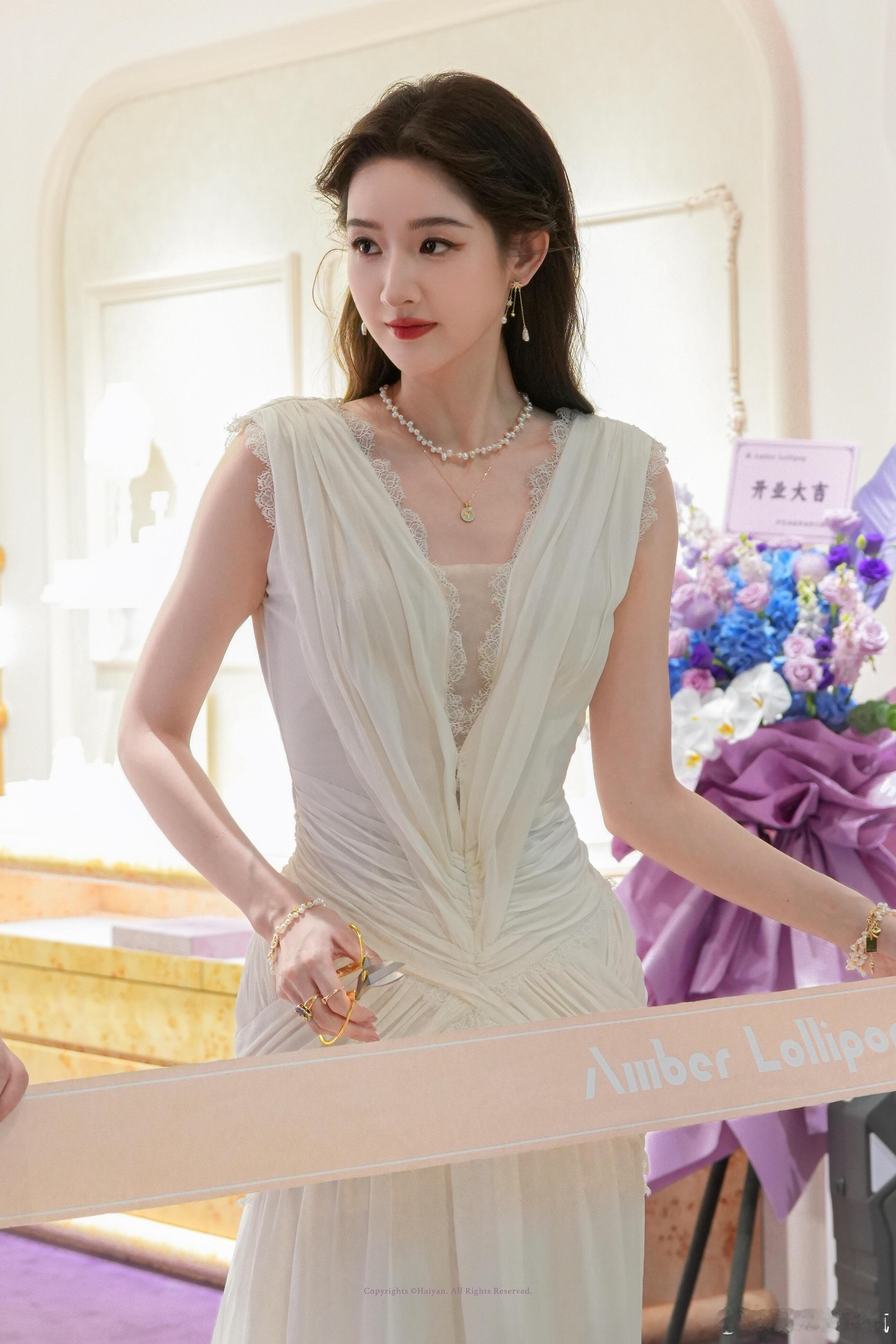 王姐真的实物战神，本人美爆 
