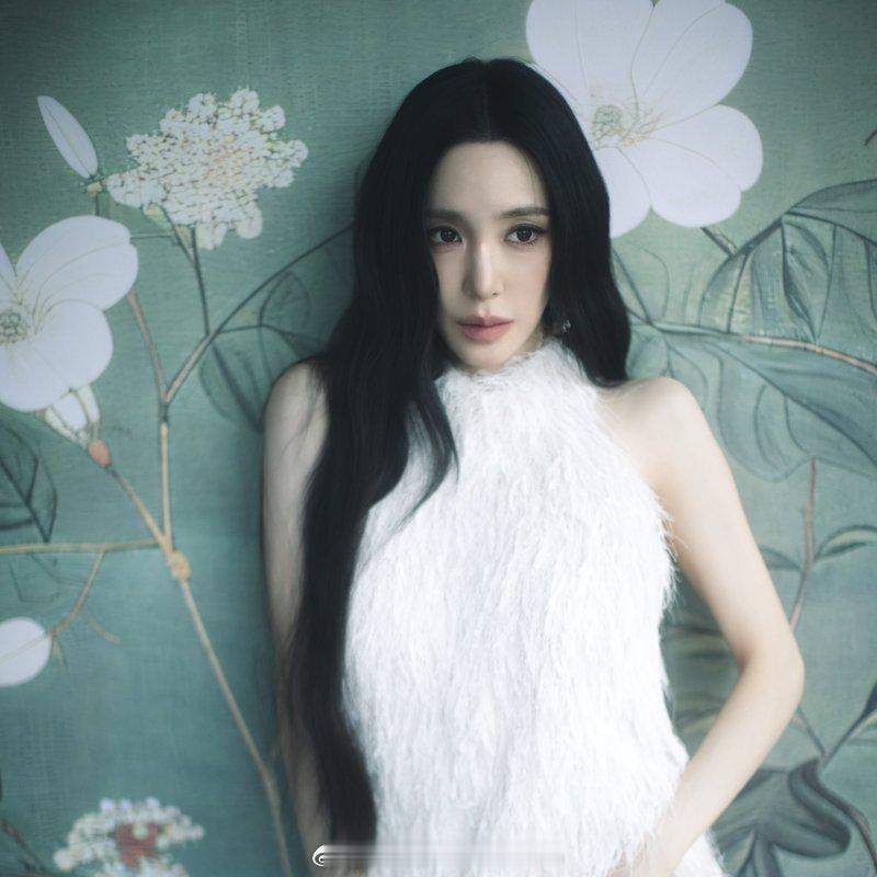 Tiffany Young于2026年8月20日推出的首张个人正规专辑《Edge