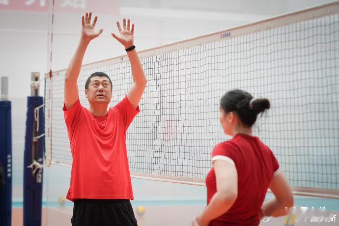 2026年国家排球联赛（vnl）注册球员名单人数为30名。国家联赛报名截止日期—