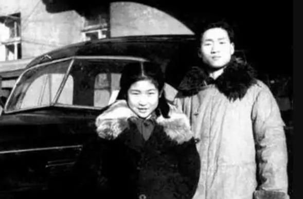 毛岸青大婚在即，岳母仍有顾虑，毛主席：邵华能为我毛家顶门立户。1960年，毛岸青