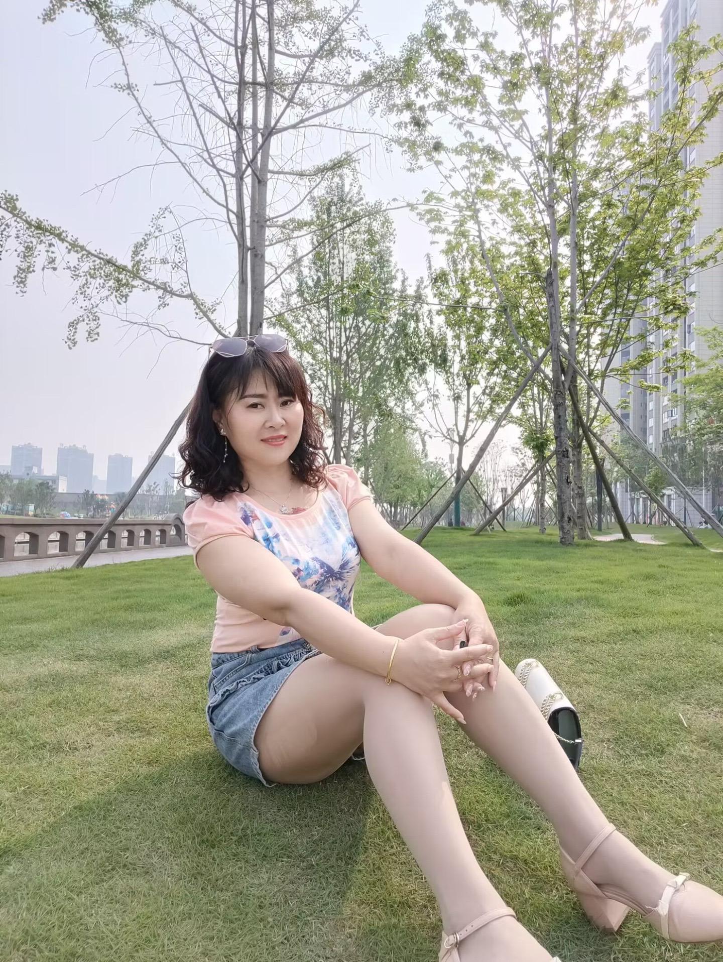 如果有一天，我一无所有，谁会对我说，没事有我在，如果有一天，我无处可去，又谁对我说，没事，你来！我一直在