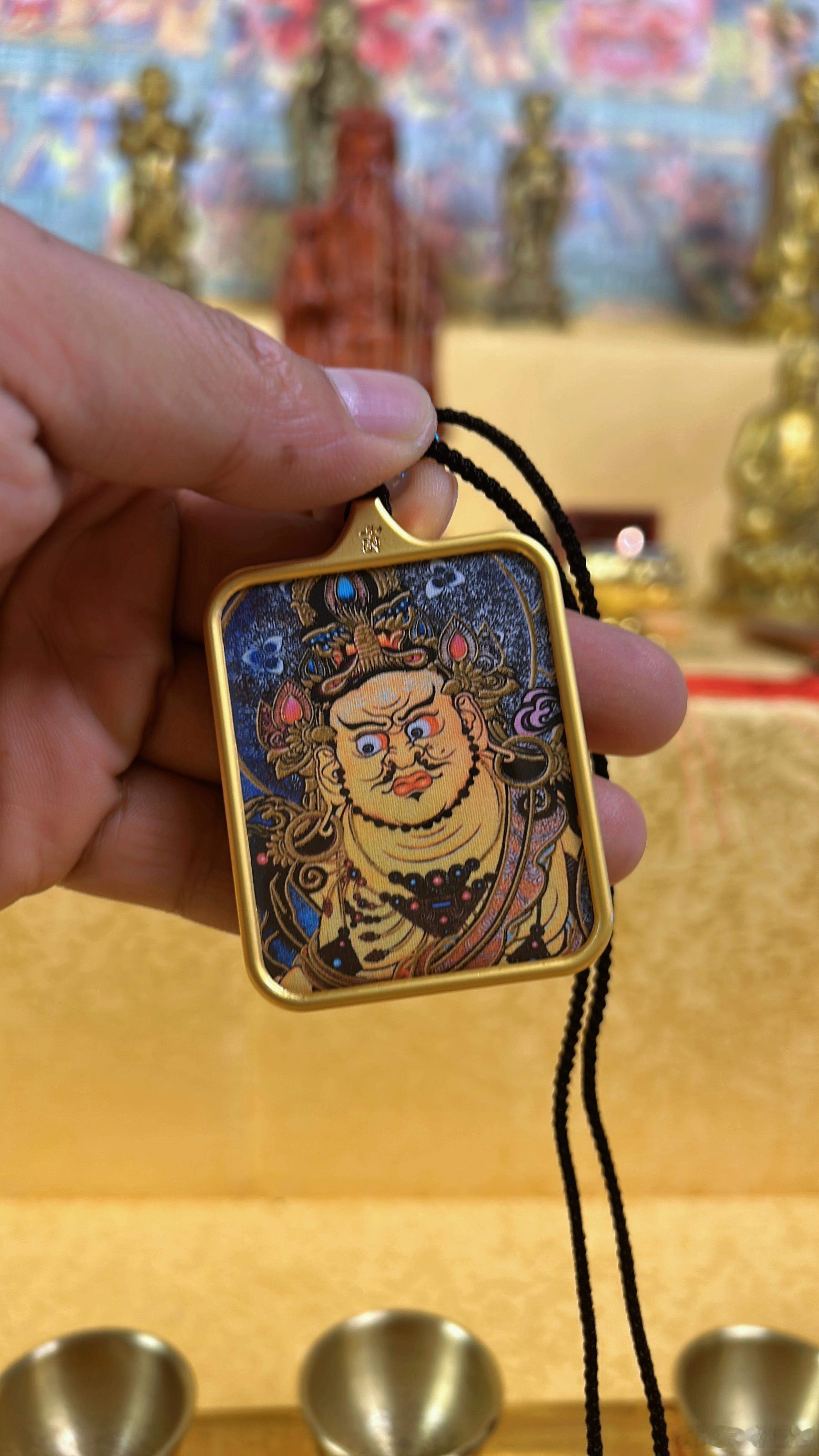 黄财神唐卡挂件已在法堂开光加持三日。还是老规矩：大家可以在评论区留言，说说自己目