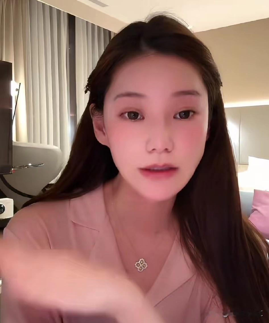 汪小菲发脾气的时候，马筱梅为什么会笑？

刚刚，马筱梅直播时说:“有时候老板发脾