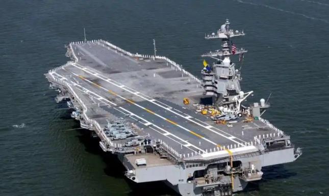 美国航母成了世界笑话！谁都没想到，逼疯美国“福特号”航母上4600名水兵的不是伊