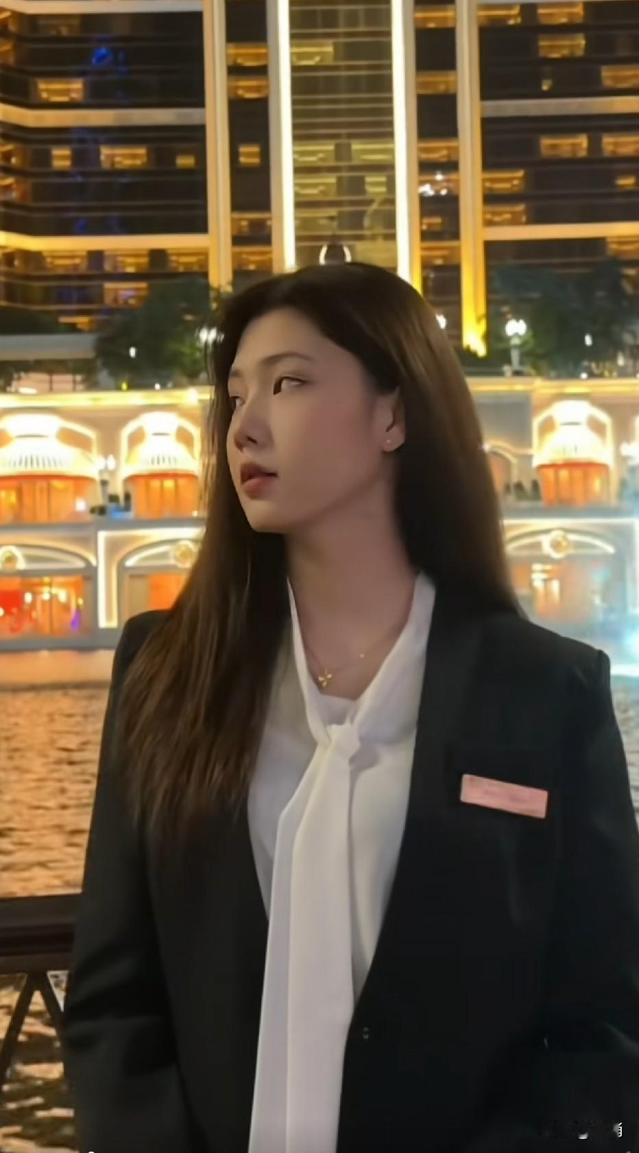 看面相命挺不错的