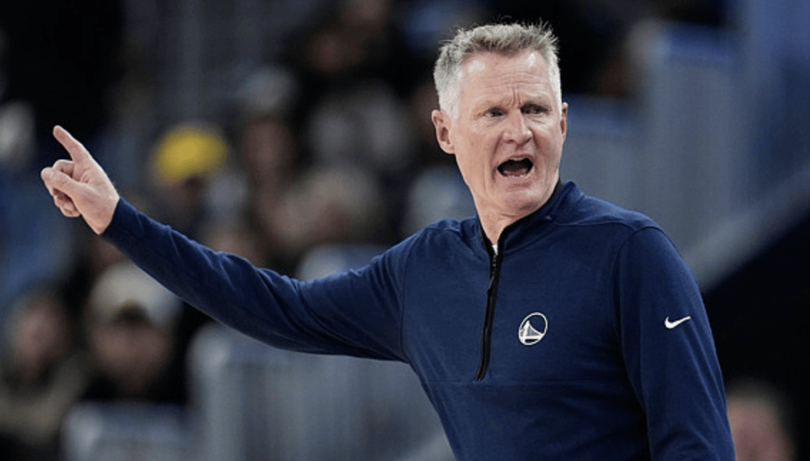 科尔下赛季可能不回归勇士有记者透露，科尔合同到了最后一年，目前仍未签下新合同。球