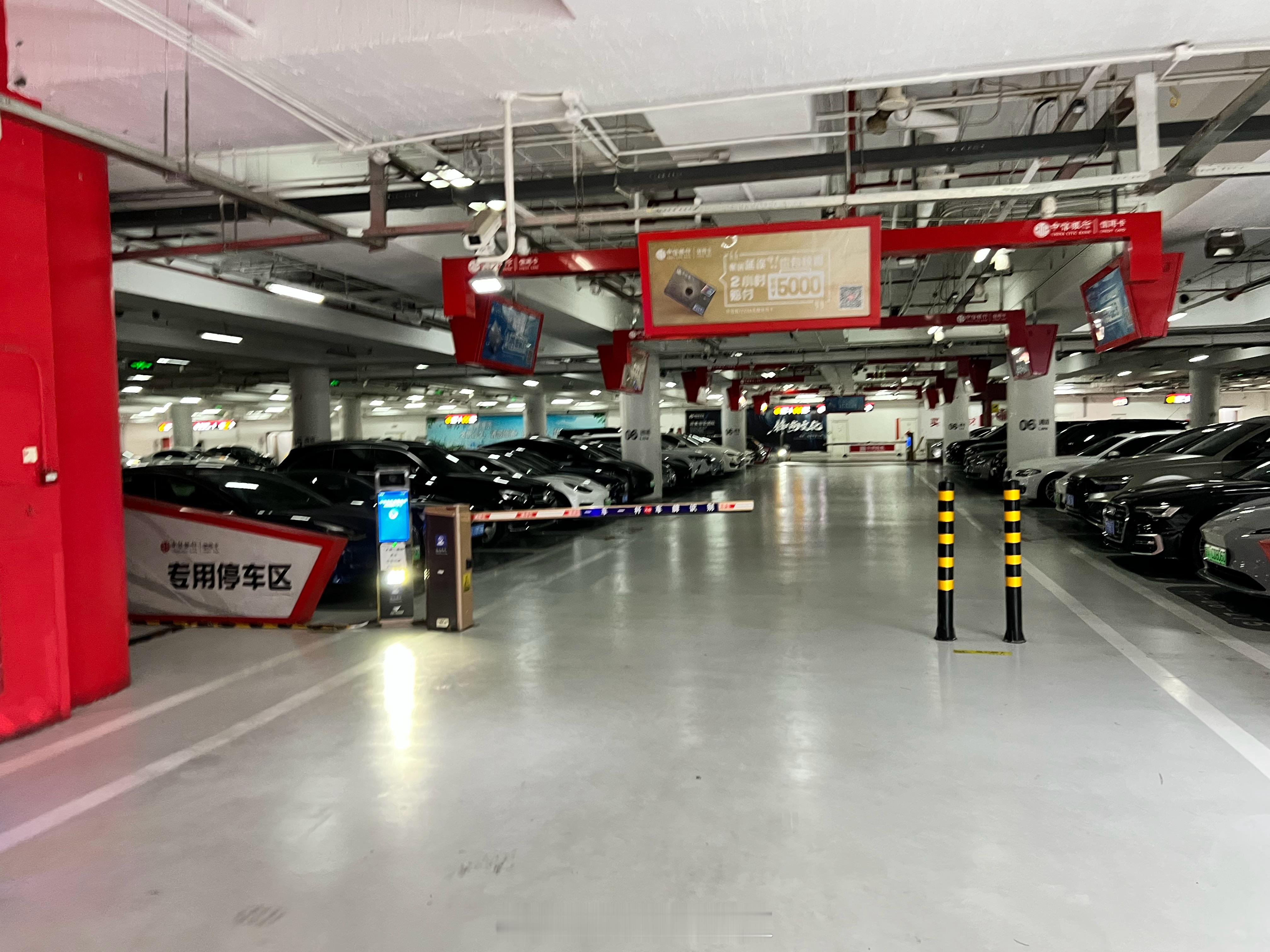 开心，从T2去T3机场，刚刚上摆渡车就出发，一点都没耽误，希望去上海的航班能够正
