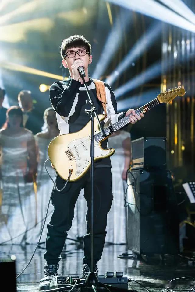 歌手，金志文说：朋友们都知道我叫金志文，但是我有两个曾用名估计你们不知道，一个是