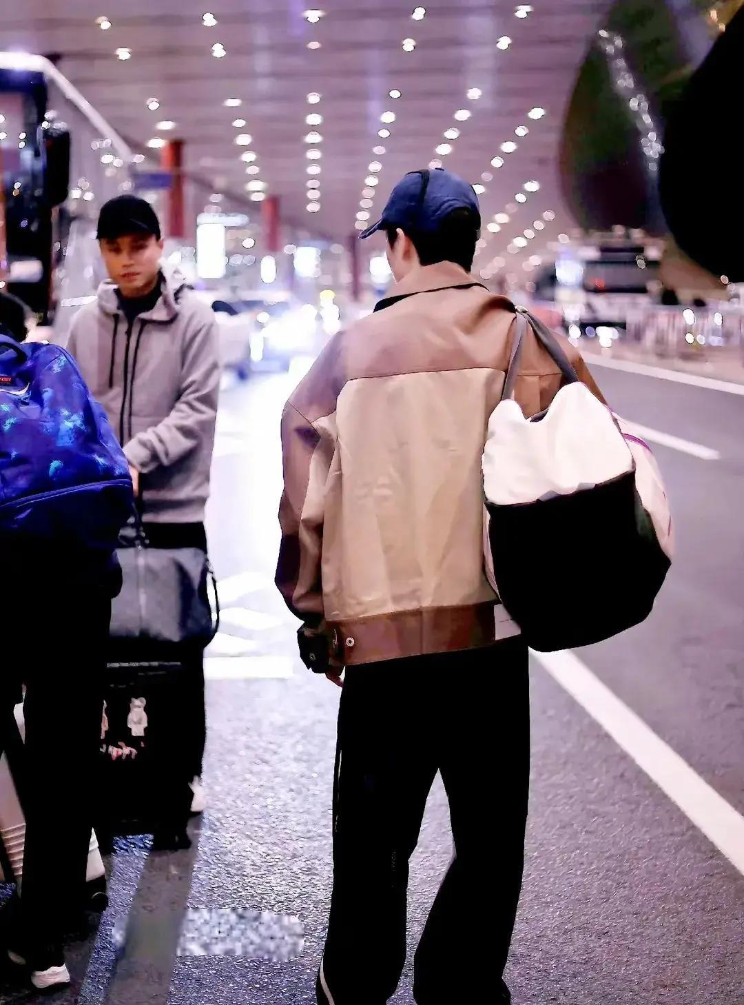 太可惜！亚锦赛中国队名单公布！没有小胖和陈梦，估计被雪藏了！
北京大满贯赛落下帷