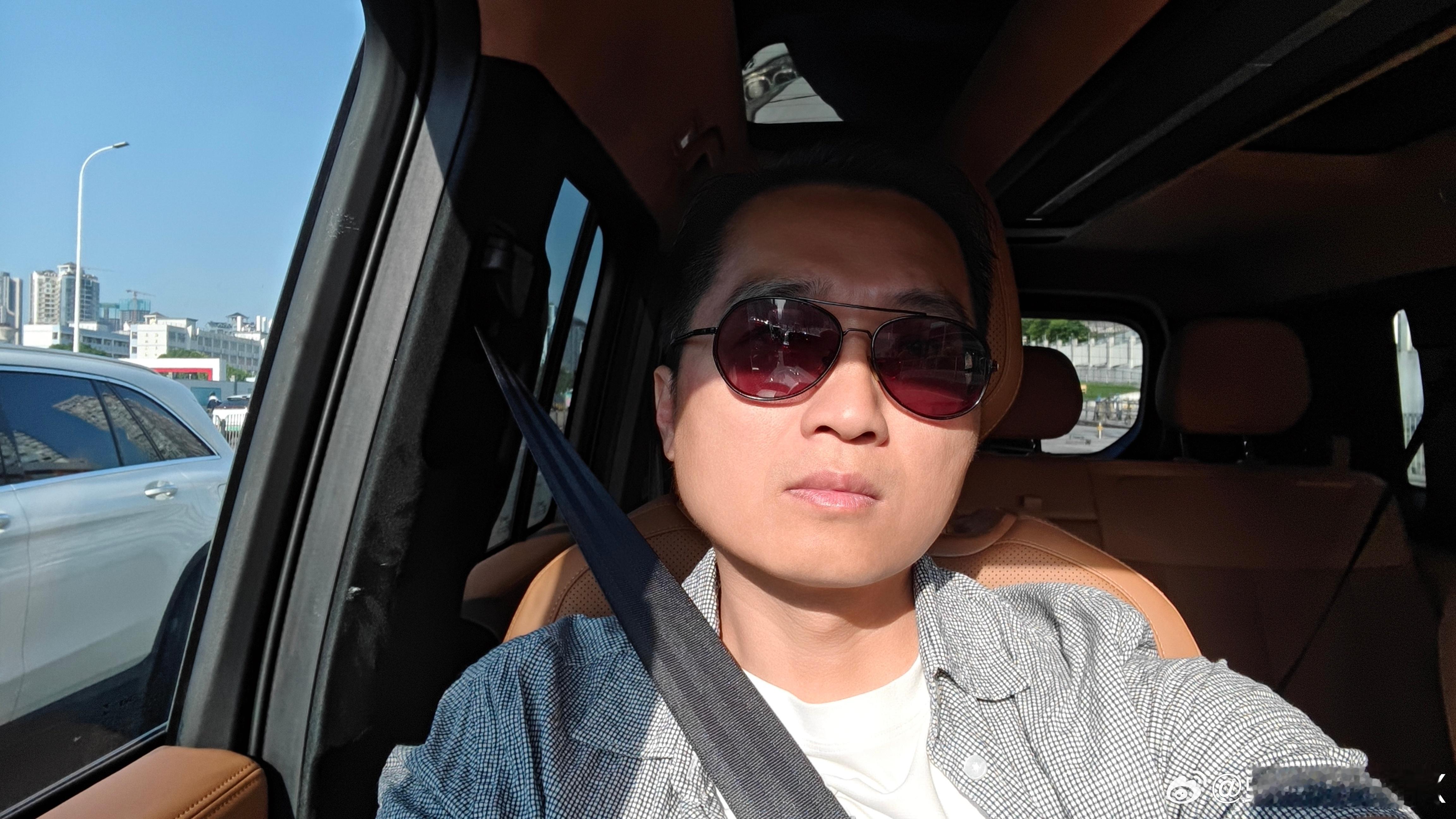 大家早！我这周末没出差，但搬砖还在继续。[笑cry]  ​​​