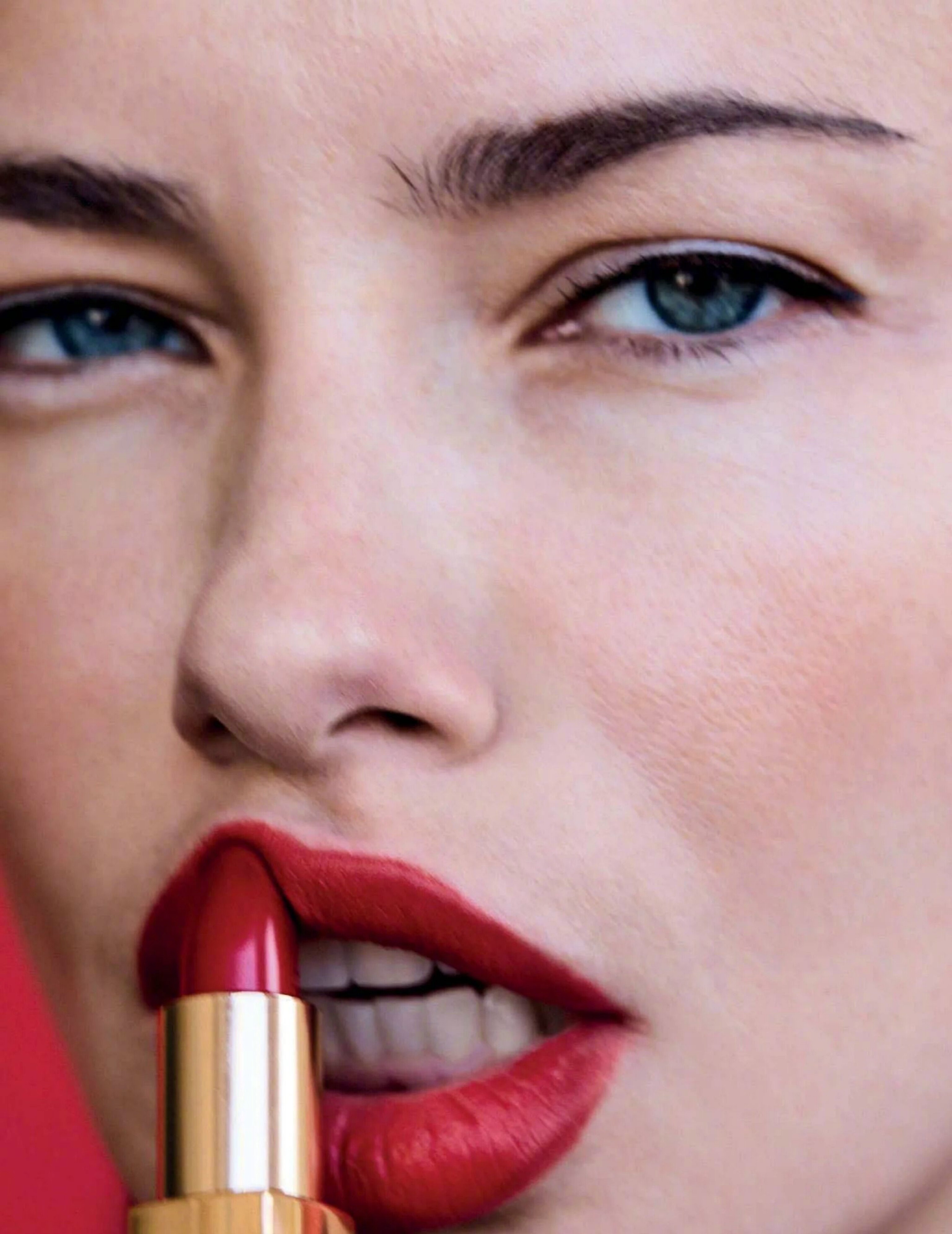 Harper's BAZAAR Spain 西班牙版时尚芭莎二月刊，“狼殿” A