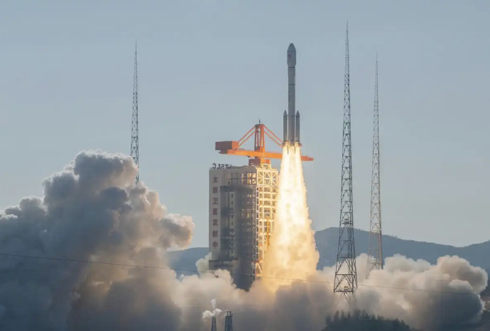 【我国卫星互联网牌照发放倒计时】 8月25日消息，据IT时报：相关部门近期将会发