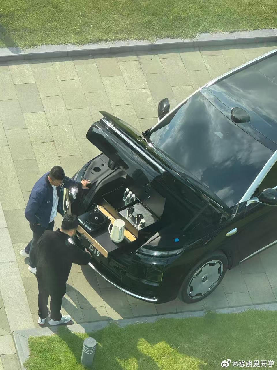 这不是挺好嘛，看来大家都喜欢大前备舱嘛？之前说没必要，我不需要，花里胡哨的，出来