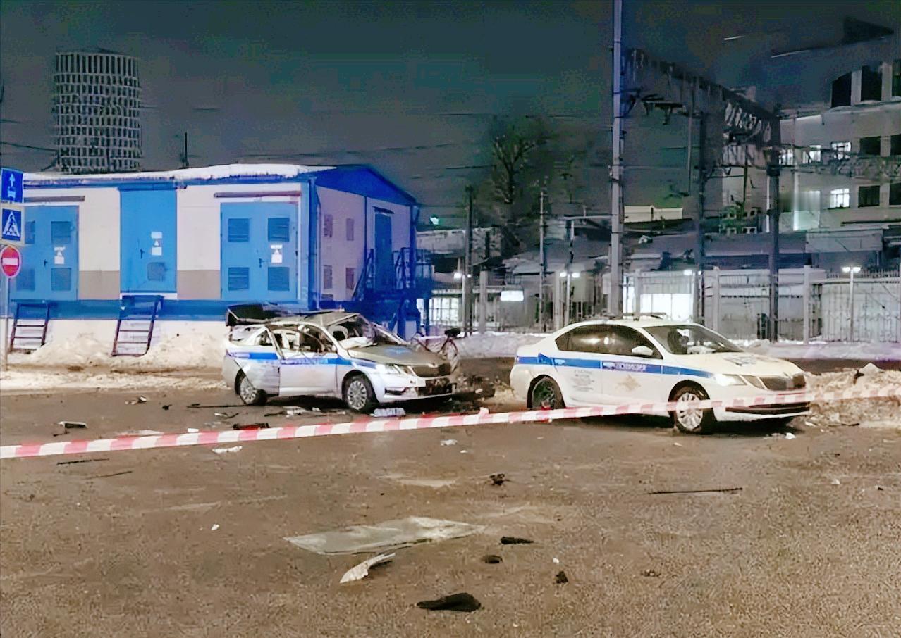 俄罗斯莫斯科出大事了。
 
当地时间2月24号凌晨零点刚过几分钟，莫斯科北边的萨