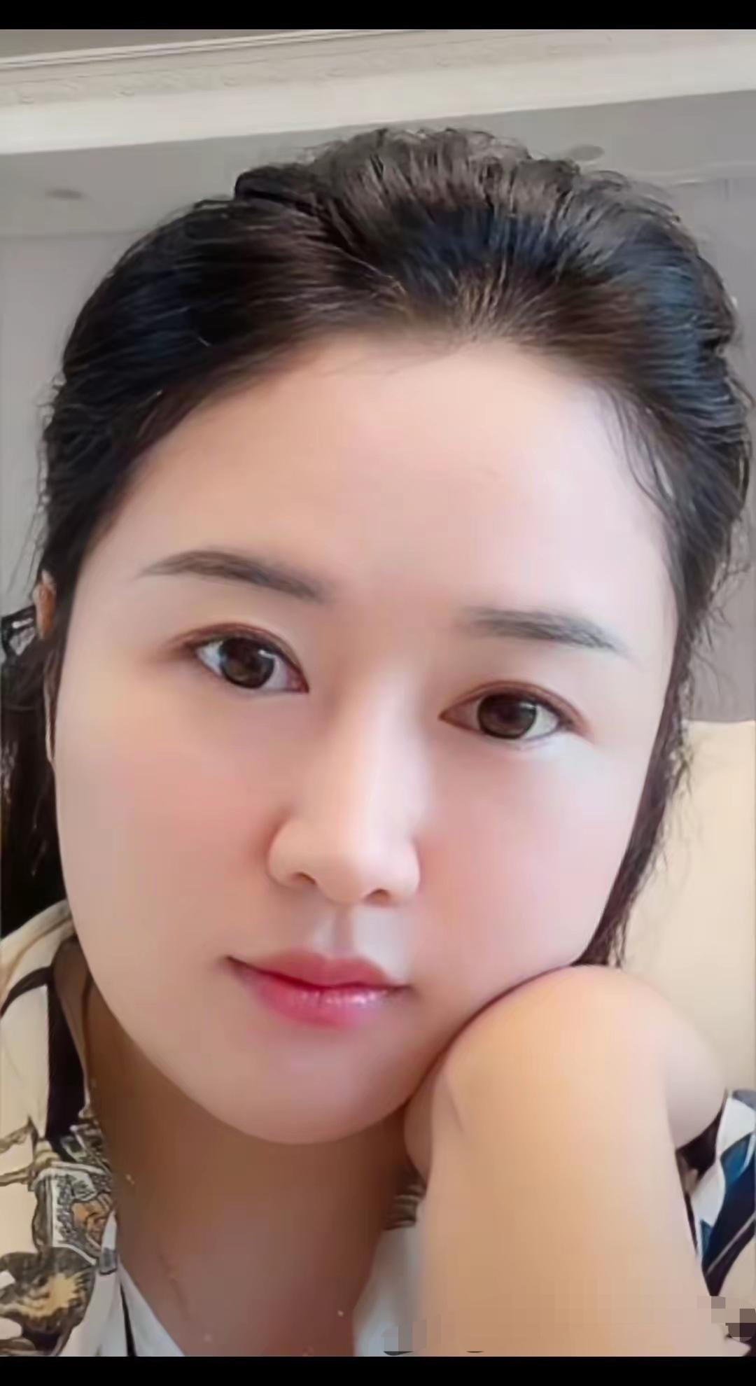 圆脸的女人真好看