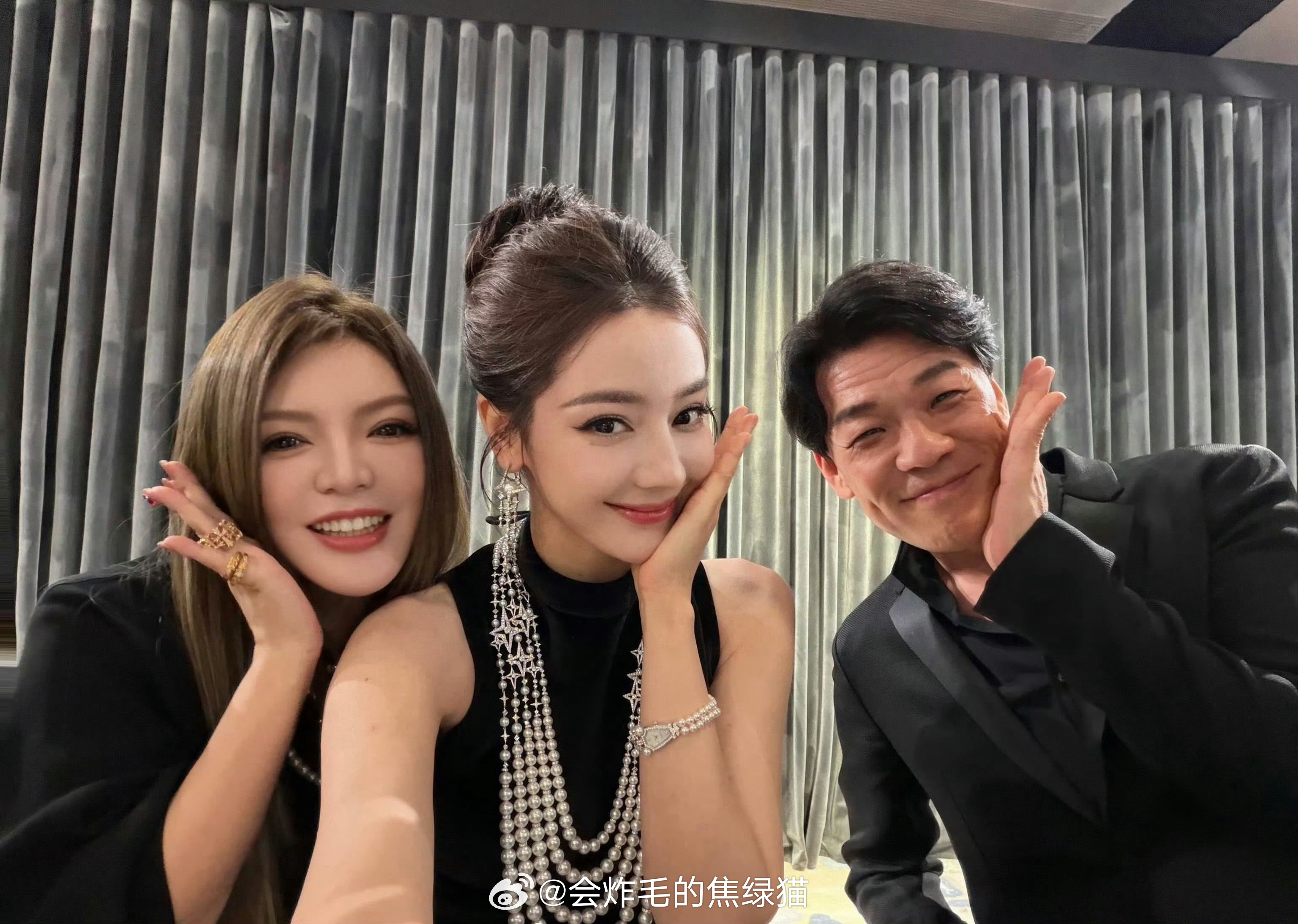 迪丽热巴   就喜欢热爱祖国且祖国高于一切遵纪守法的中国女演员