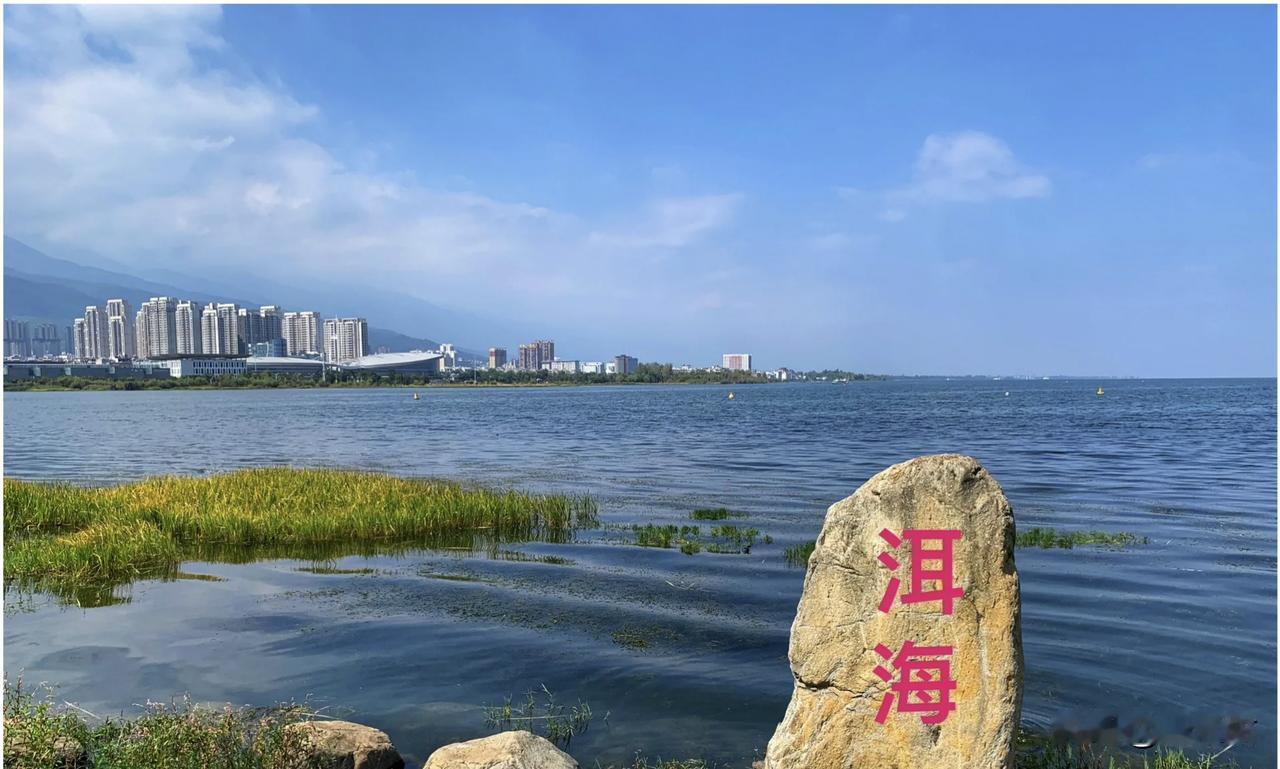 苍山洱海旁，风也温柔，人也浪漫。在大理，连时光都慢下来，只为与美好相遇。大理美景