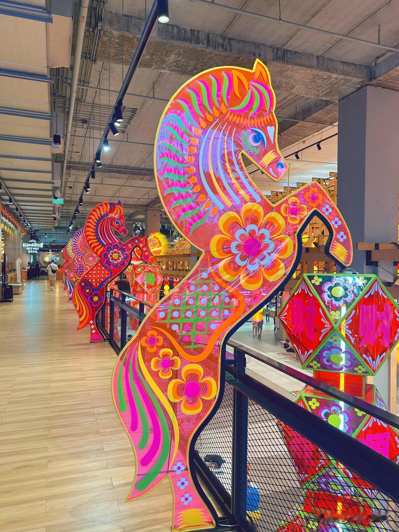 每当中国新年的时候，就有一群韩国和越南的文盲叫嚷着要把中国新年改成农历新年。中国