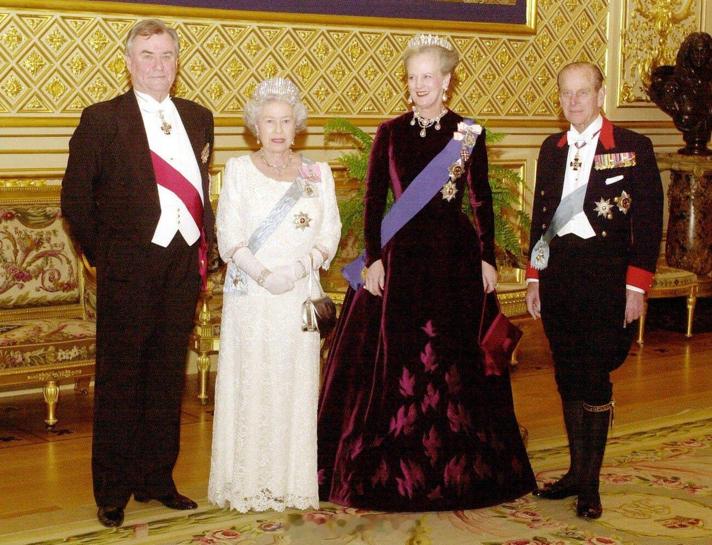 英国王室  2️⃣6️⃣年前的今天2002年2月16日，丹麦的玛格丽特二世女王和