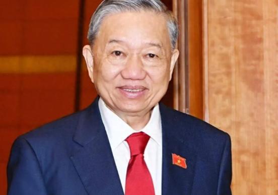 中国必须高度警惕越南将发生的分裂危机！

2026年8月3日，越南国会特别会议开