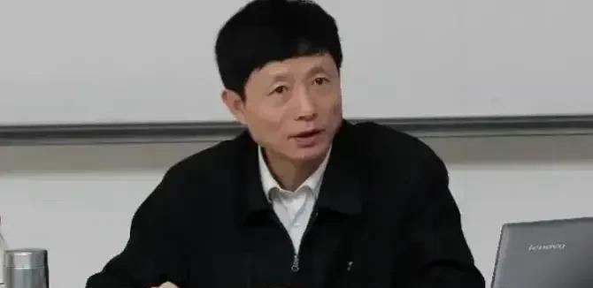 “去了不回来，是你们北大的耻辱!”在北大演讲时，一学生问艾跃进: “你们南开大学