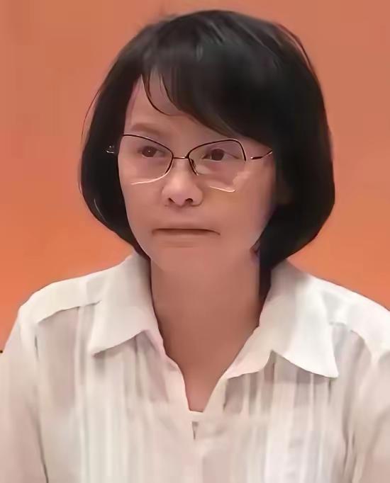 台湾一名普通历史女老师一句话，打动无数国人！她说：“大陆要统一，不是要征服，只是