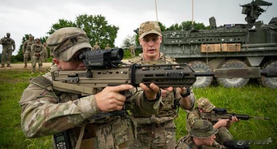 快看！国际时政头条消息！
英国计划对乌克兰冲突进行军事干预
英国军人可能抵达乌克