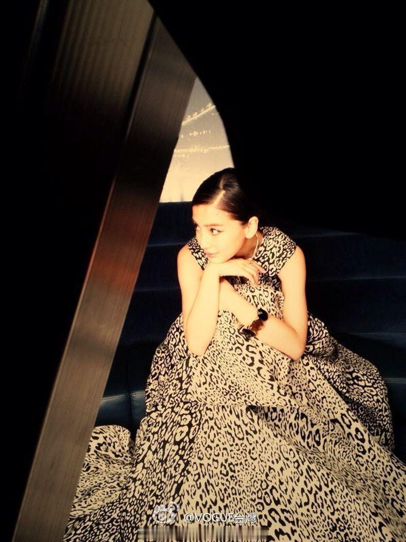 angelababy angelababy“夏季风景如画，画中的你风度翩翩”𝒮