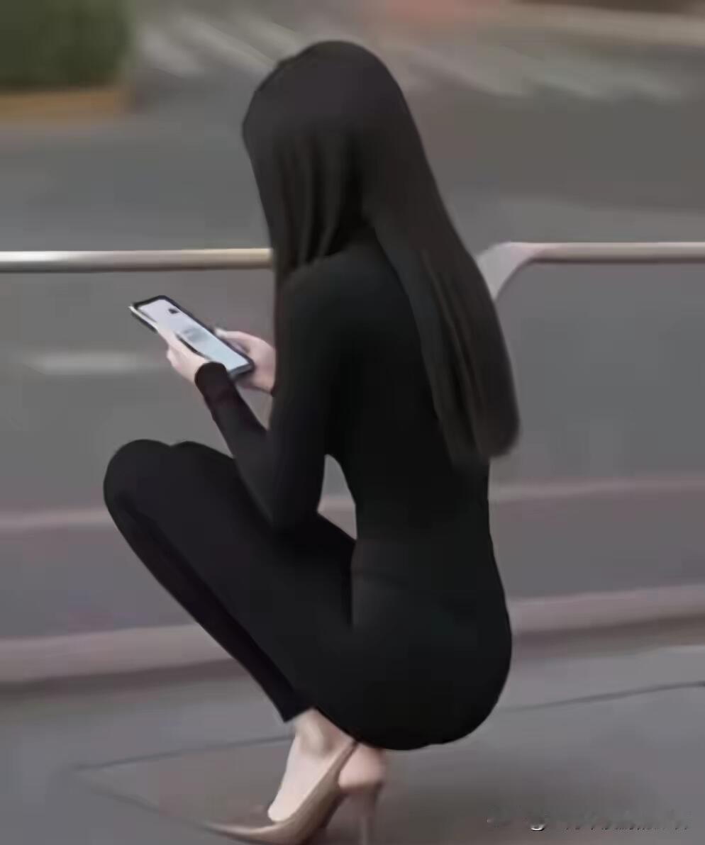 一遍遍预演的未来，已经击垮了当下的自己，很好的概括了当下部分人的现状

年轻人活